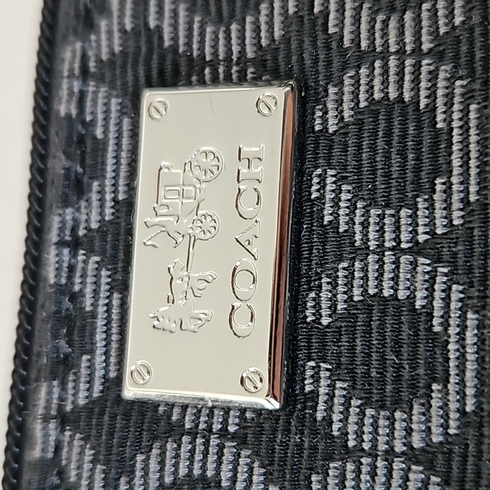 Coach wristlet - Picture 7 of 9